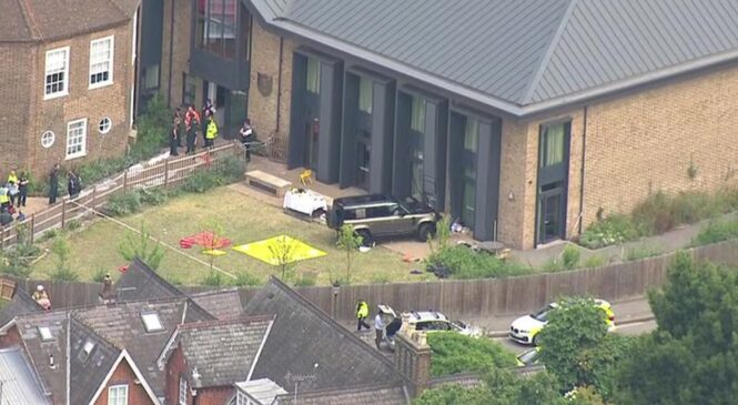 Tragic Incident at a School in the UK: Eight Injured, One Student Dead